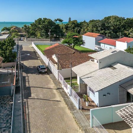 Linda Casa A 150M Da Praia E Prox Ao Beto Carrero Пенья Экстерьер фото