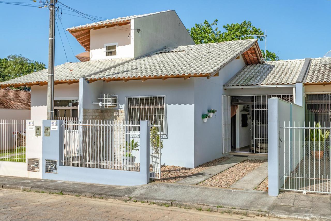 Linda Casa A 150M Da Praia E Prox Ao Beto Carrero Пенья Экстерьер фото